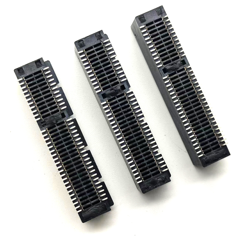 PCI EXPRESS  64 Position 1.0mm pitch 4-2337939-6 card edge  connector